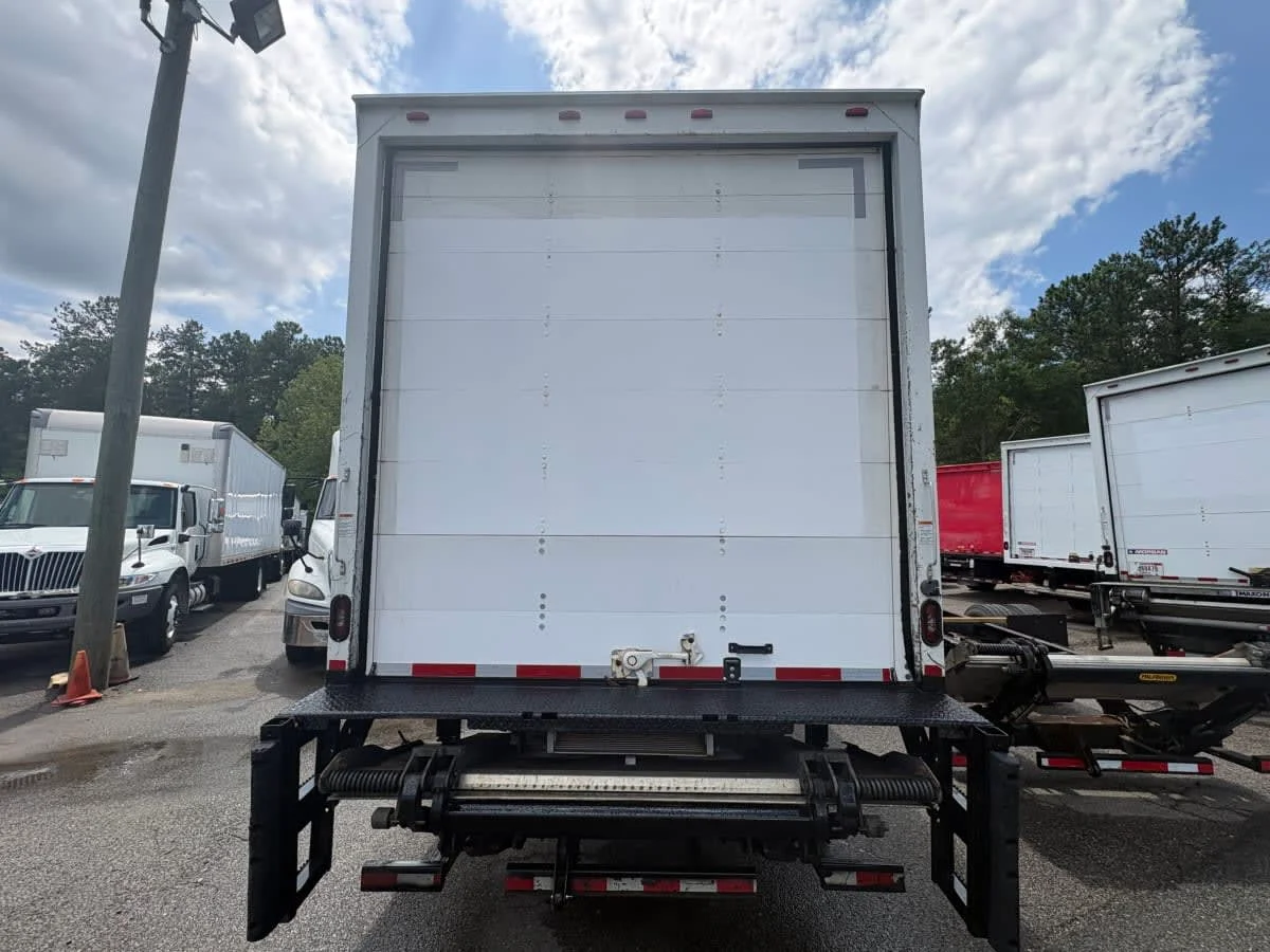 2017 Freightliner M2 106 in Ashland, VA — photo 5