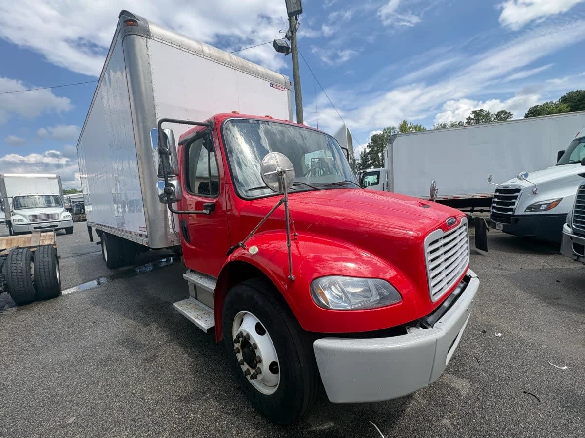 2017 Freightliner M2 106 in Ashland, VA — photo 3