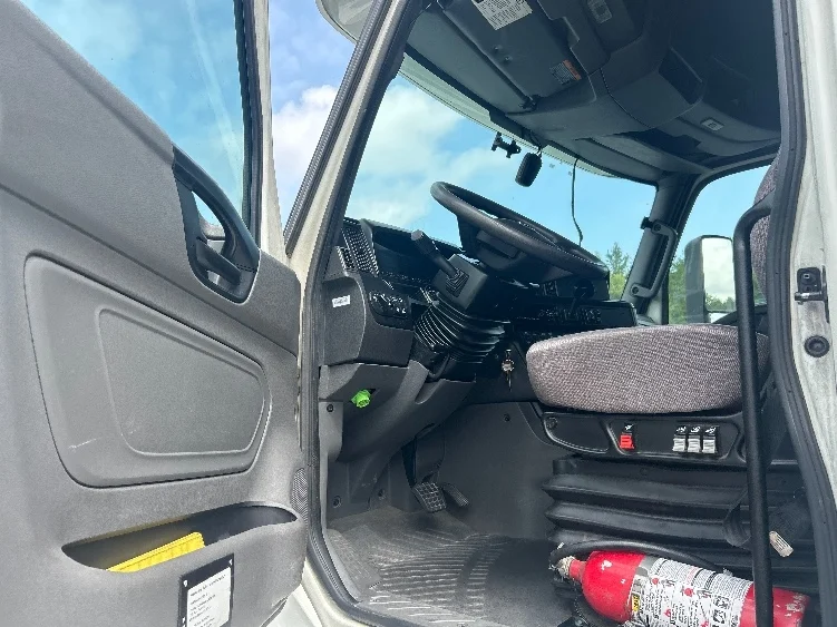 2020 International LT in Greensboro, NC — photo 9
