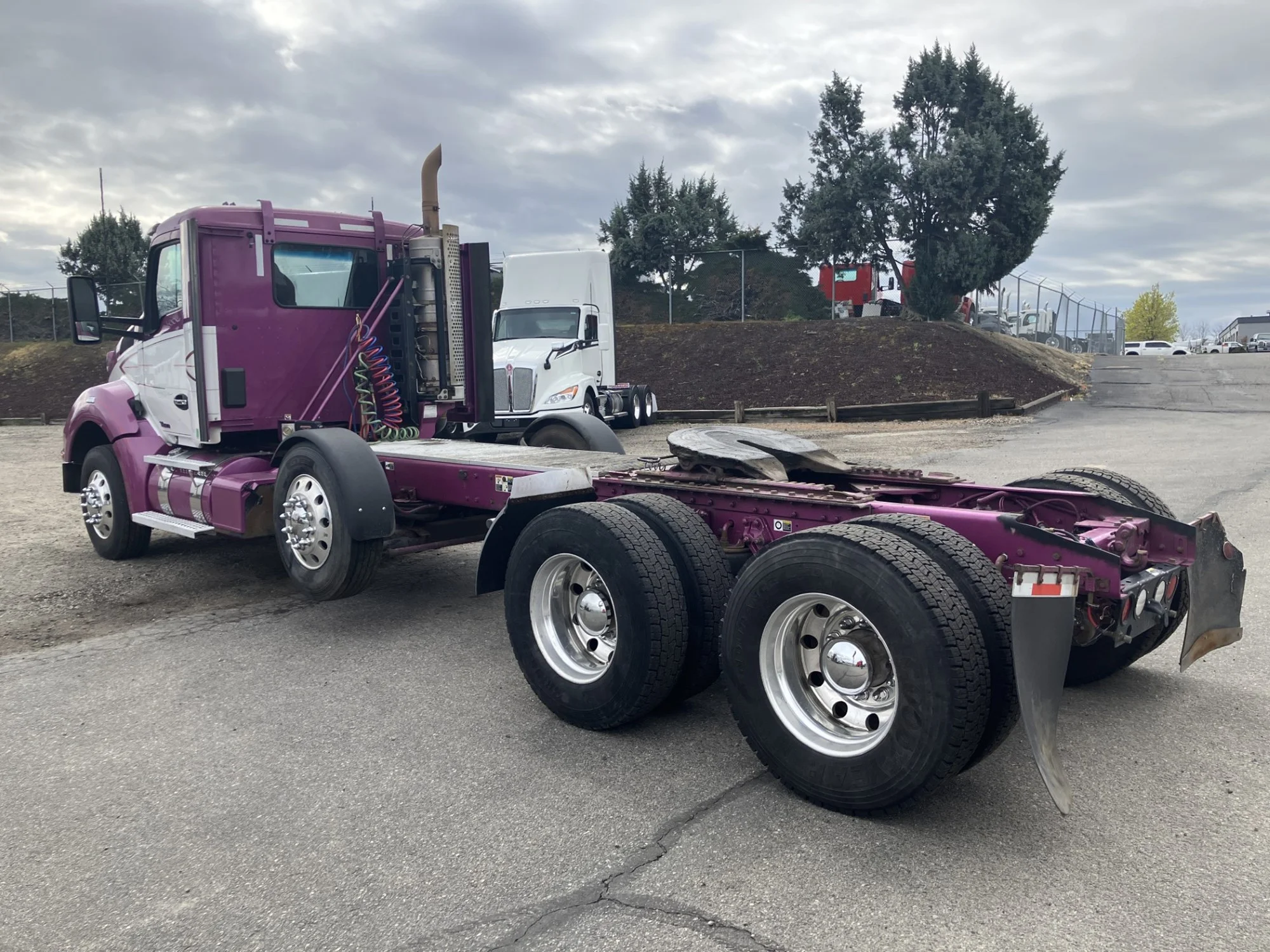 2020 Kenworth T880 - image 3
