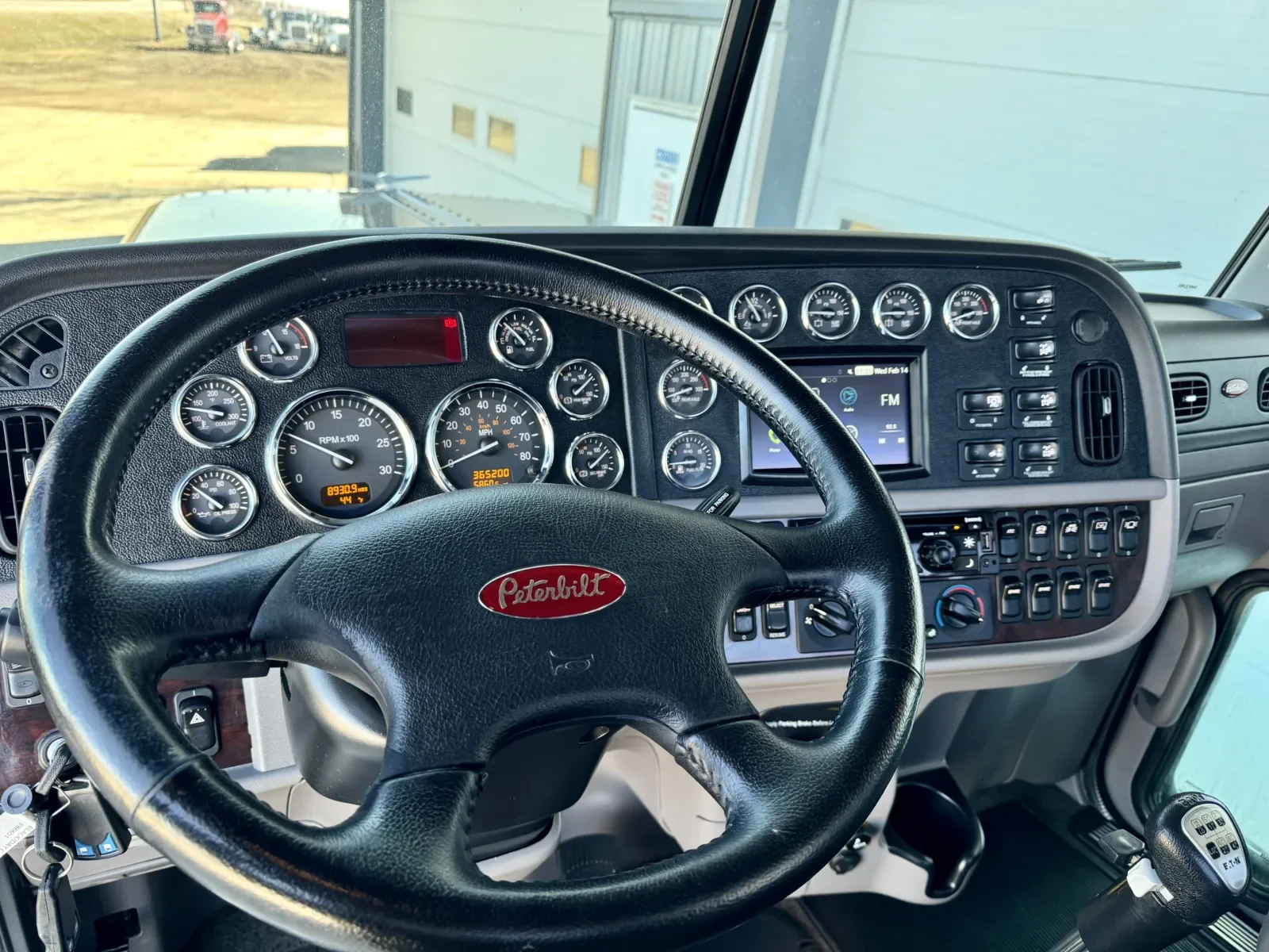 2020 Peterbilt 389 - image 16