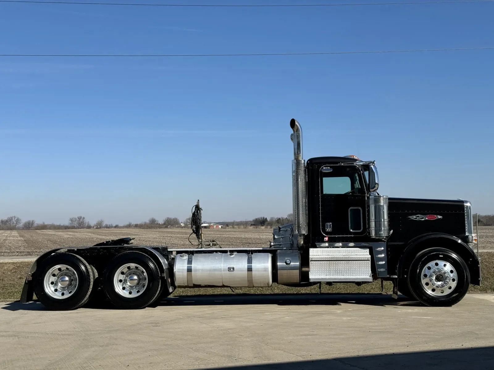 2020 Peterbilt 389 - image 3