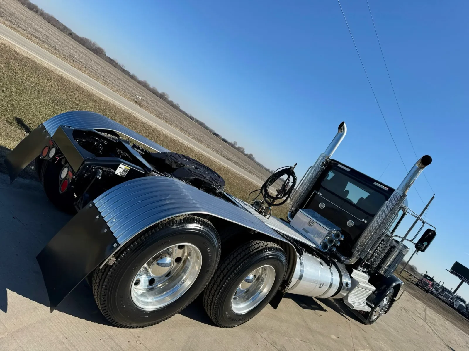 2020 Peterbilt 389 - image 11