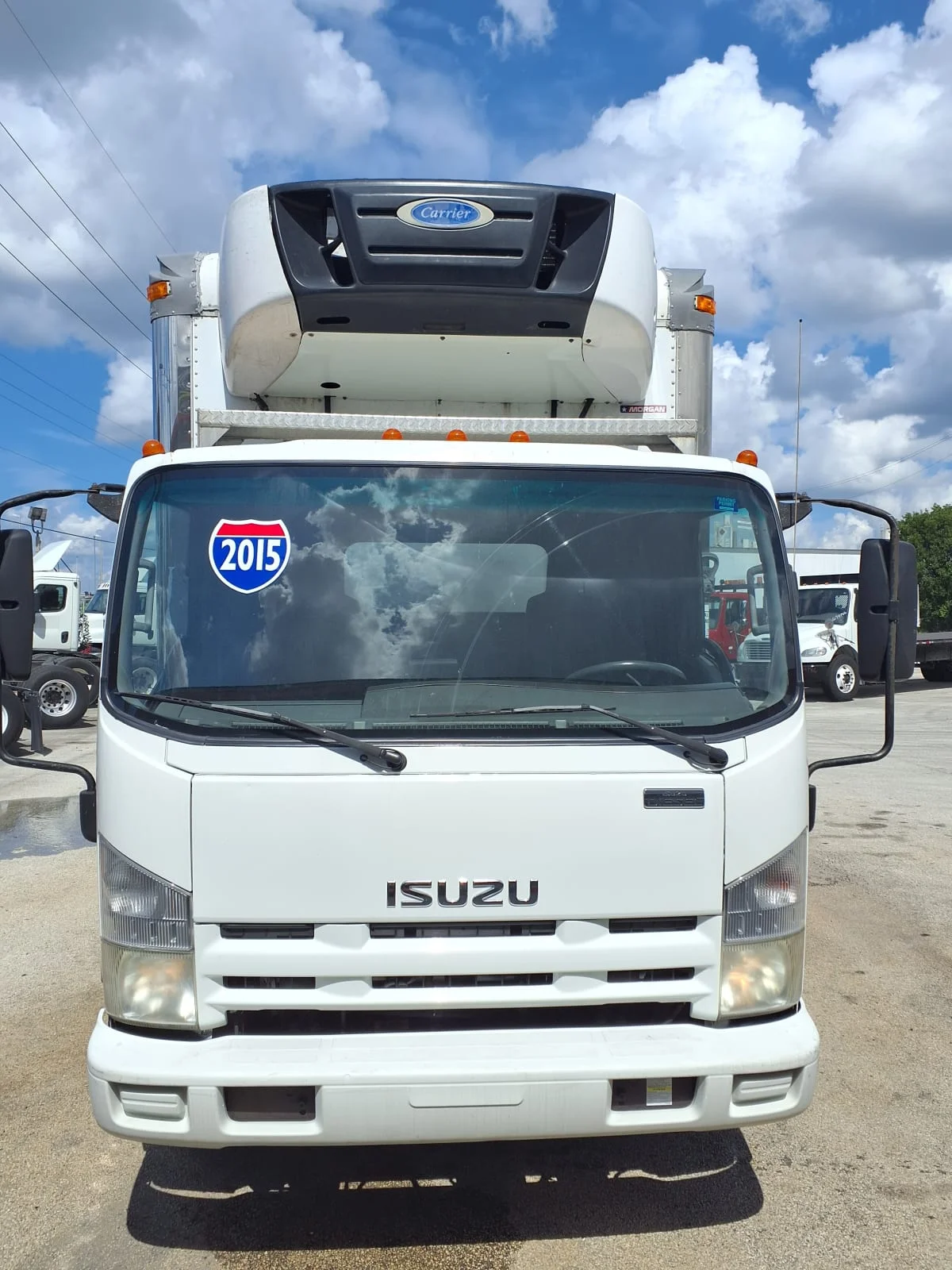 2015 Isuzu NQR - image 2