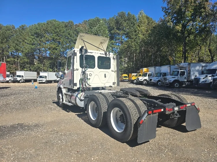 2019 Freightliner Cascadia in Suwanee, GA — photo 5