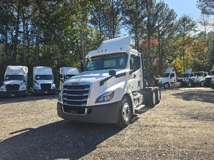 2019 Freightliner Cascadia in Suwanee, GA — photo 3