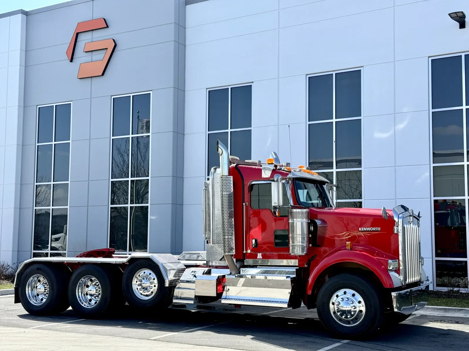 2016 Kenworth W900 - image 2