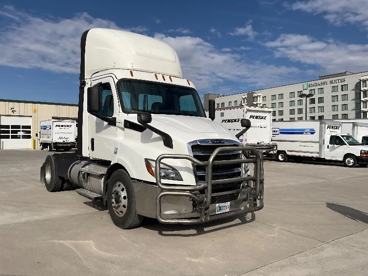 2020 Freightliner Cascadia in Knoxville, TN