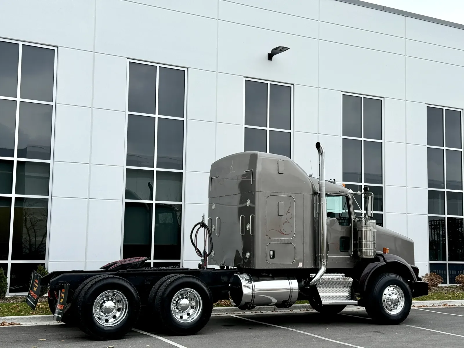 2017 Kenworth T800 in New Lenox, IL — photo 5