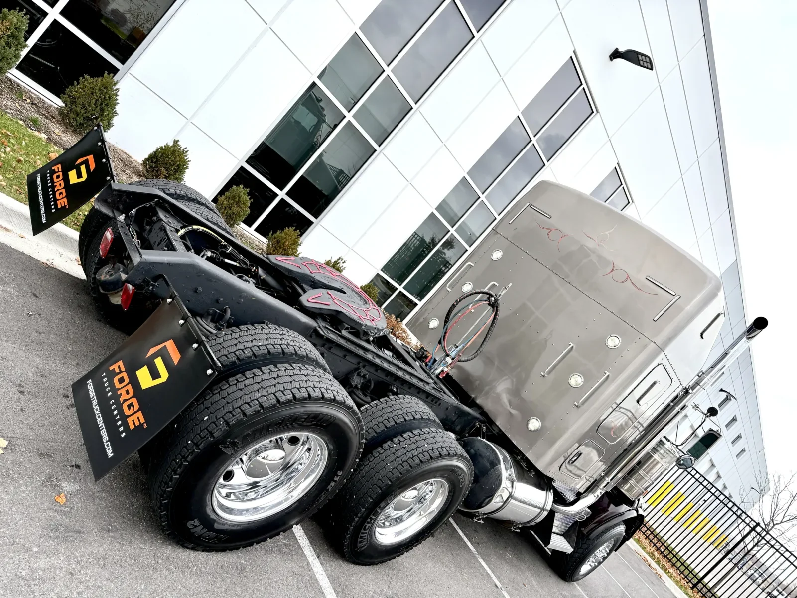 2017 Kenworth T800 - image 11