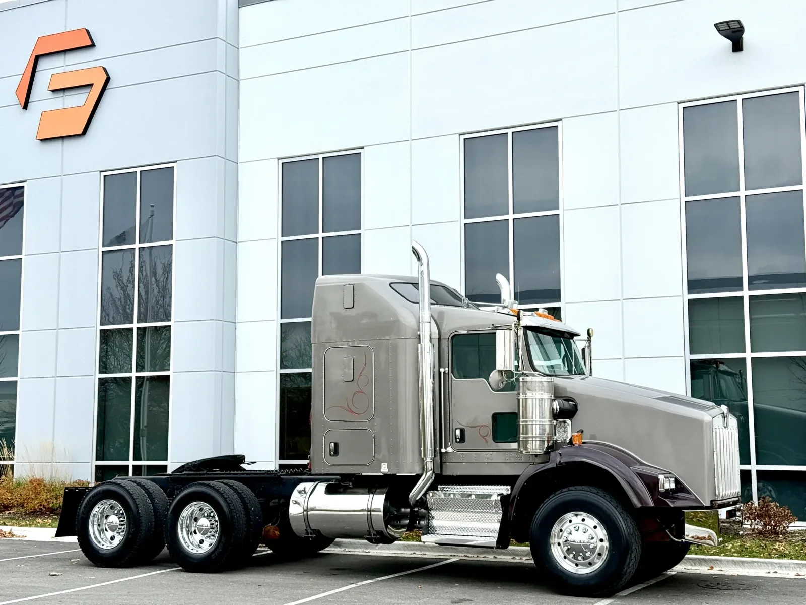 2017 Kenworth T800 in New Lenox, IL — photo 2
