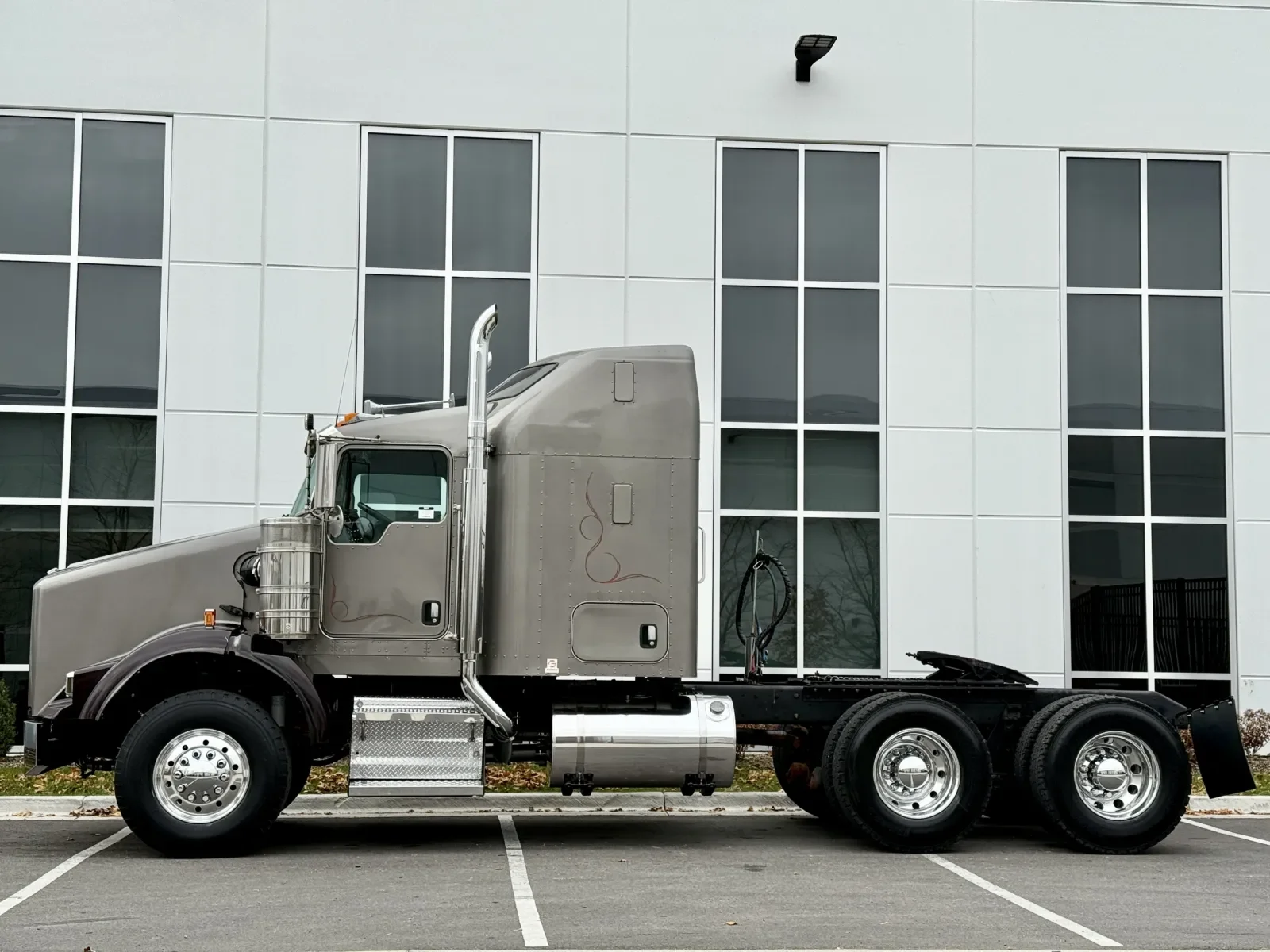 2017 Kenworth T800 in New Lenox, IL — photo 4