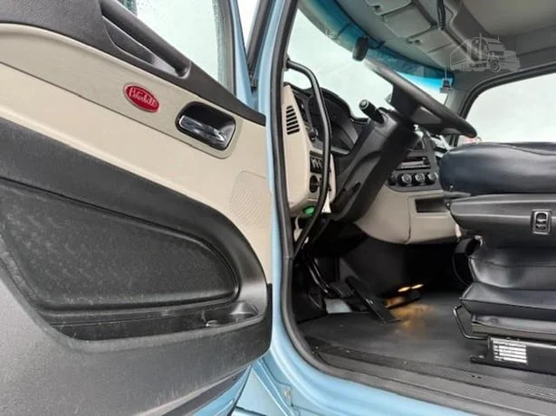 2023 Peterbilt 567 - image 9