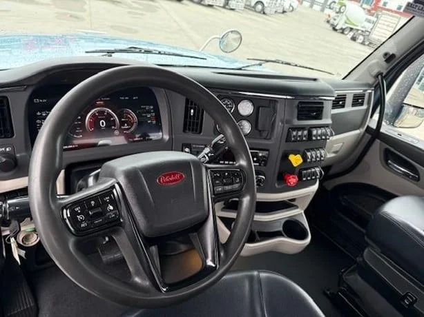 2023 Peterbilt 567 - image 11