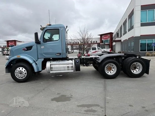 2023 Peterbilt 567 - image 6