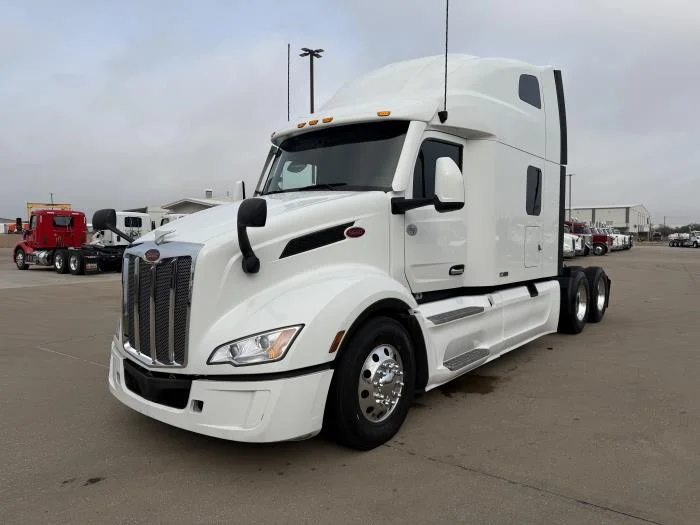 2024 Peterbilt 579 — photo 2