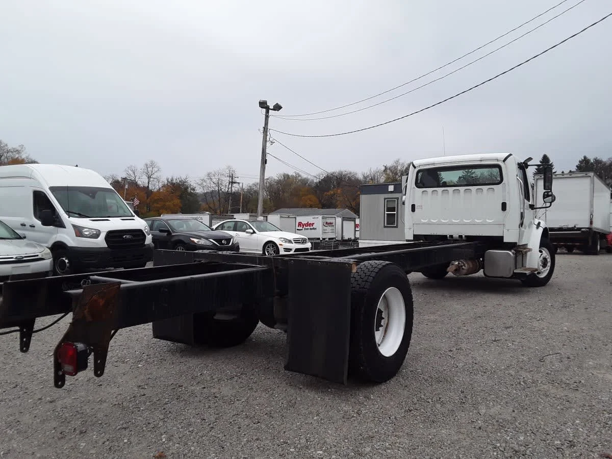 2020 Freightliner M2 106 in Pittsburgh, PA — photo 4