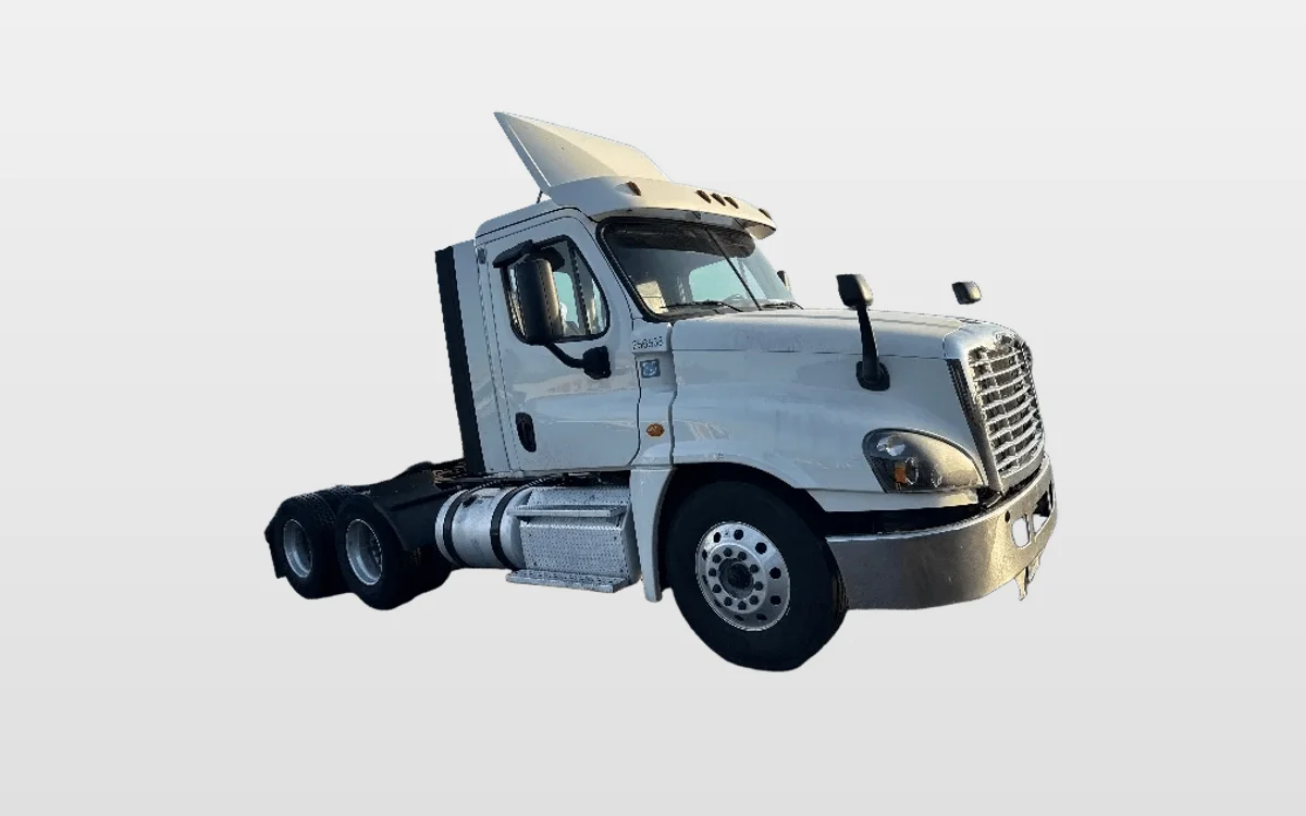 2019 Freightliner Cascadia - image 1