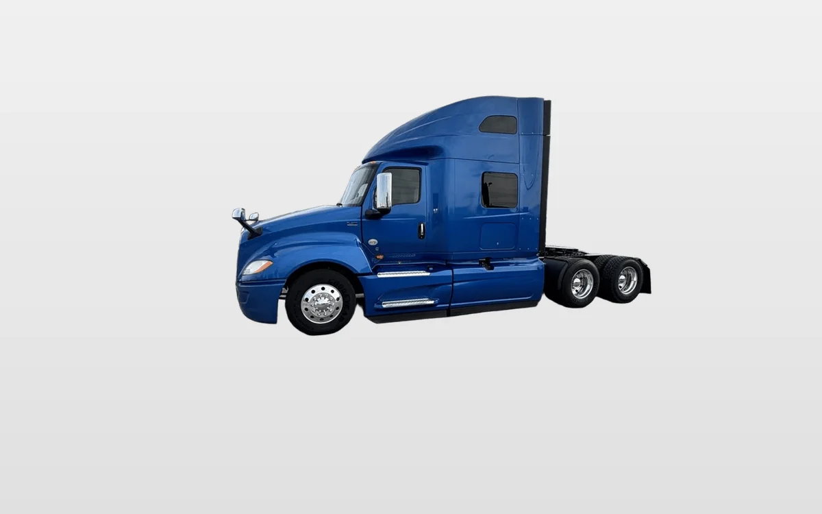 2020 International LT - image 1