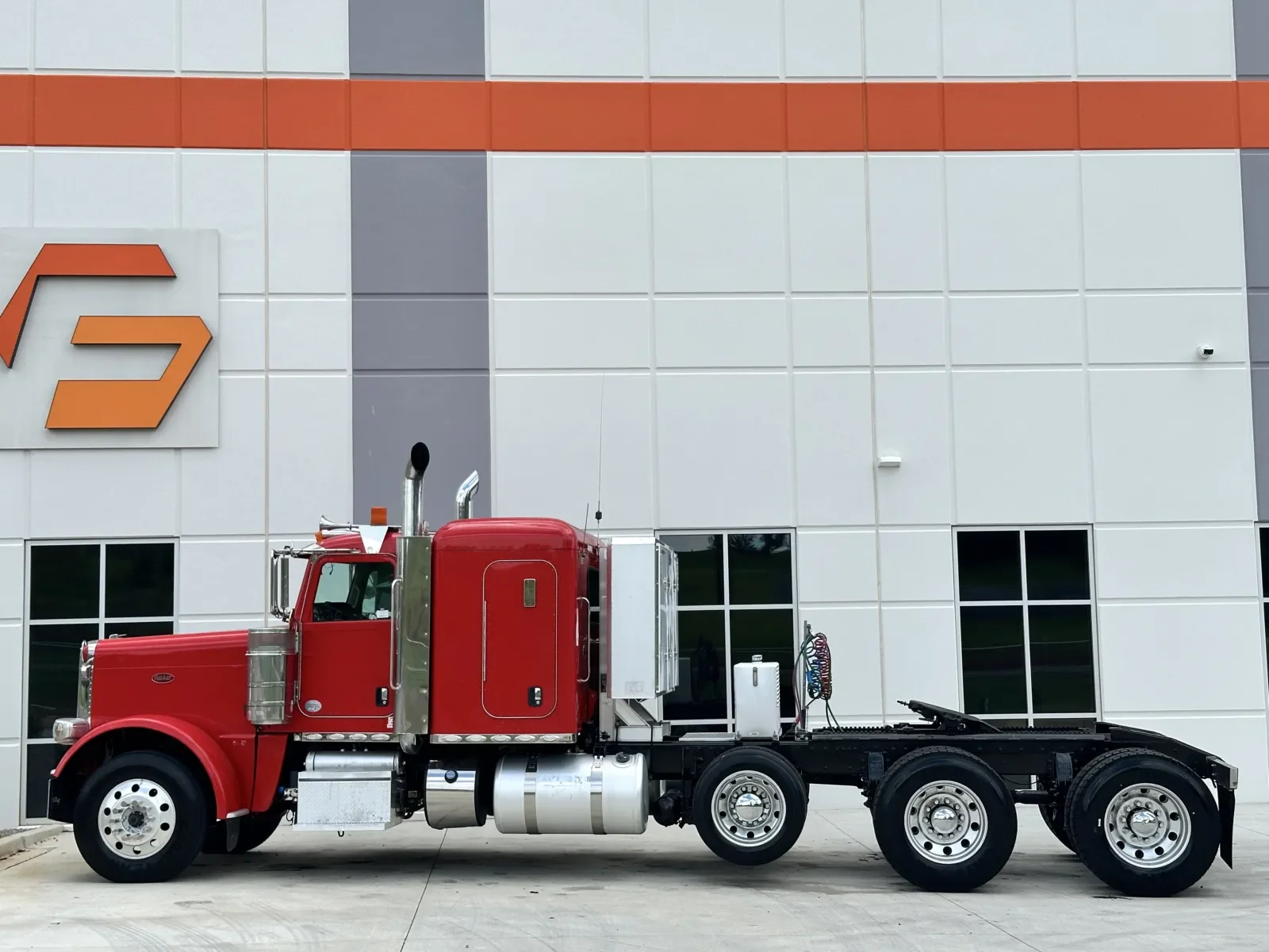 2014 Peterbilt 388 in Greer, SC — photo 4
