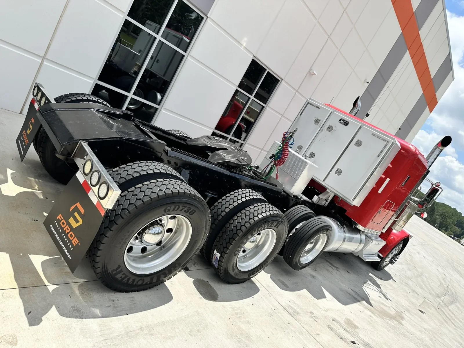 2014 Peterbilt 388 in Greer, SC — photo 11