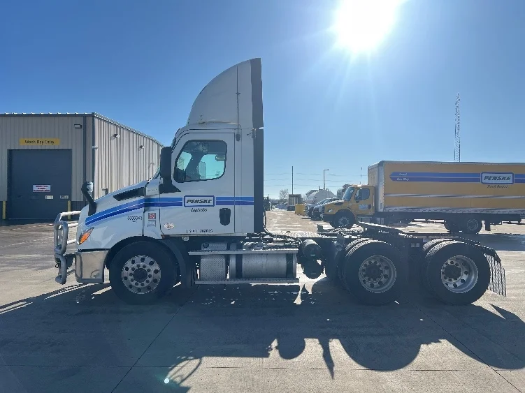 2019 Freightliner Cascadia in West Fargo, ND — photo 4