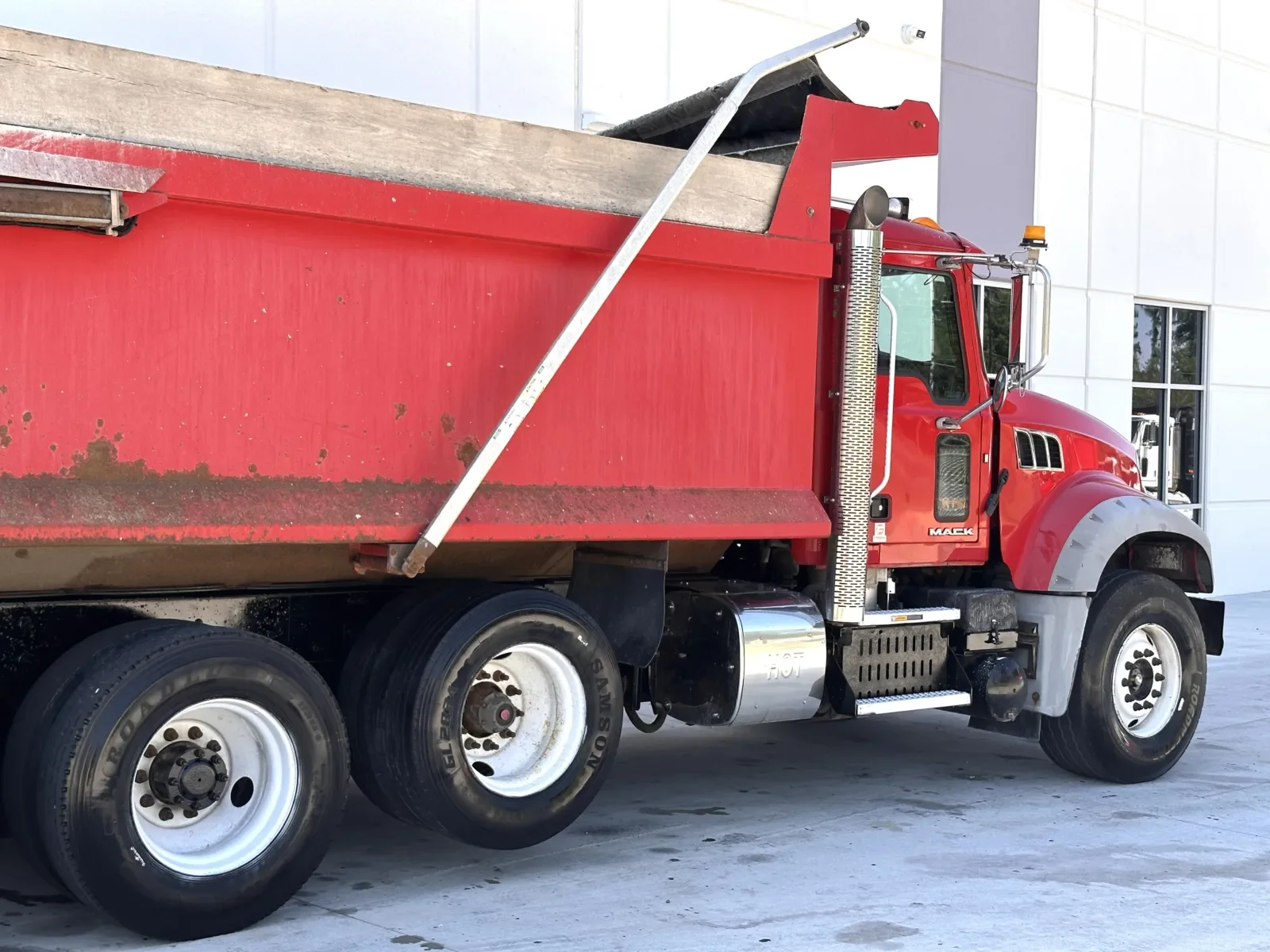 2016 Mack Granite in Greer, SC — photo 8