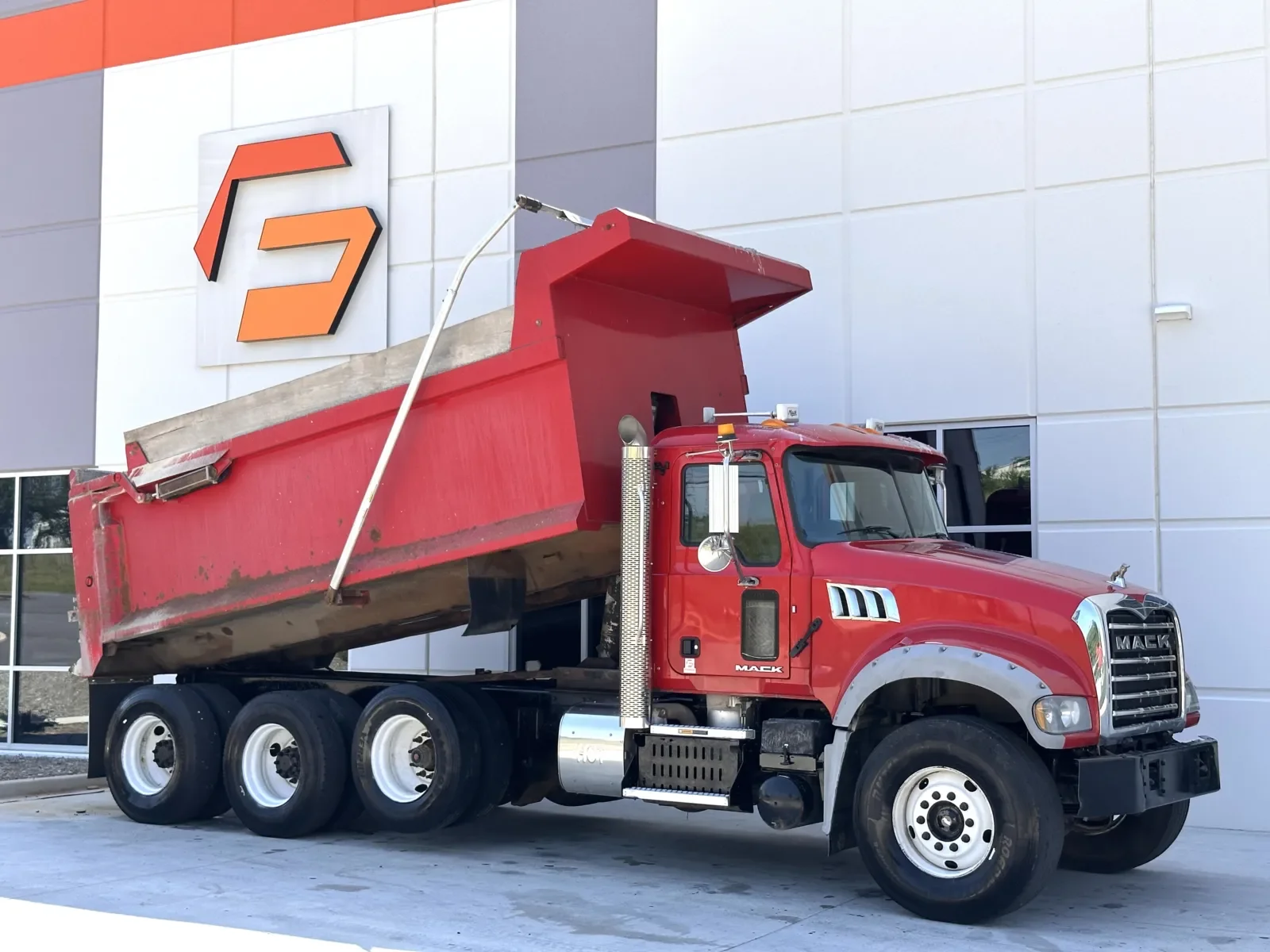2016 Mack Granite
