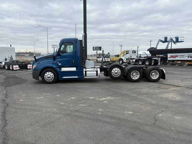 2024 Freightliner Cascadia in Idaho Falls, ID — photo 2