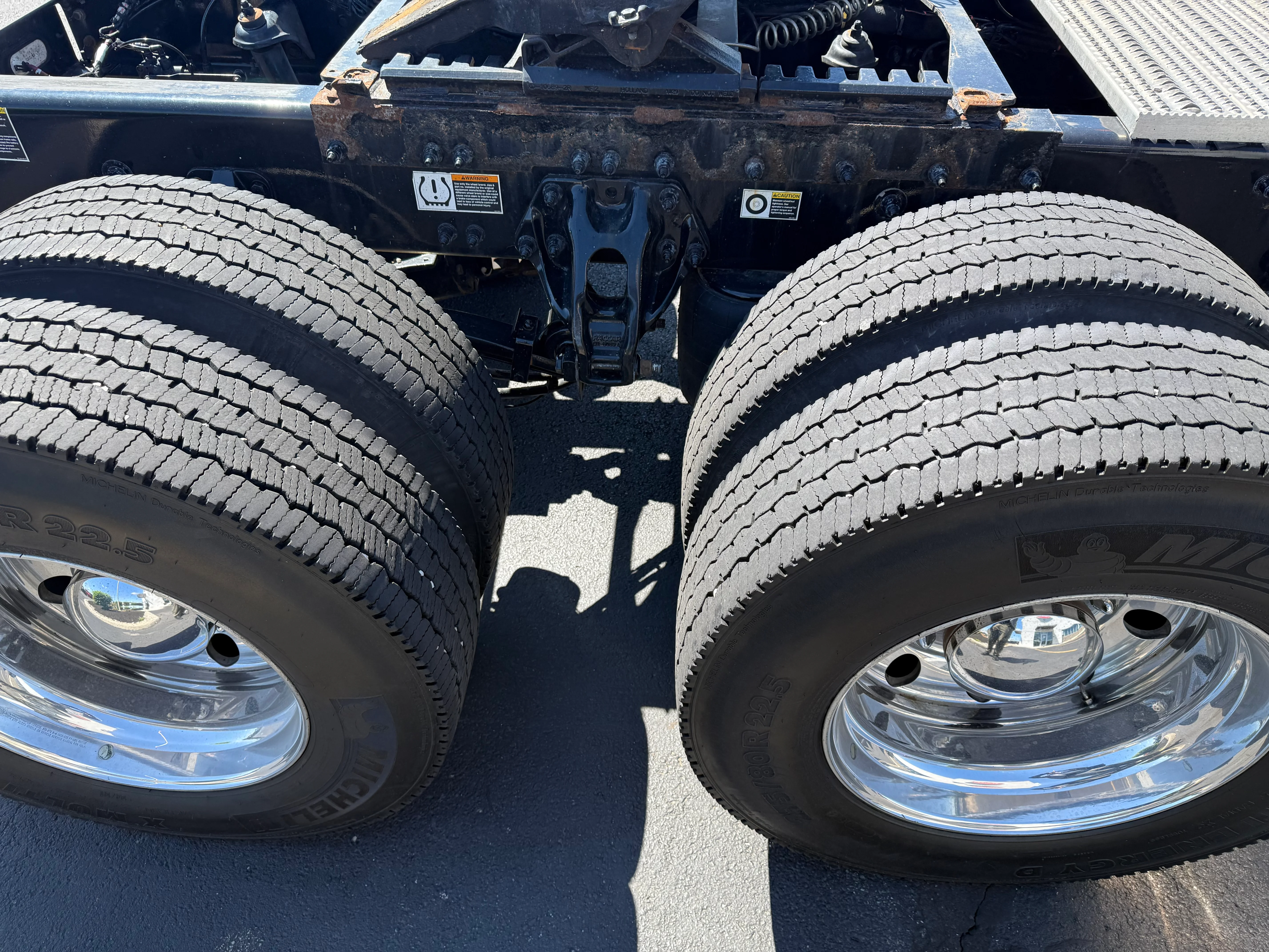 2023 Peterbilt 389 in Cincinnati, OH — photo 12