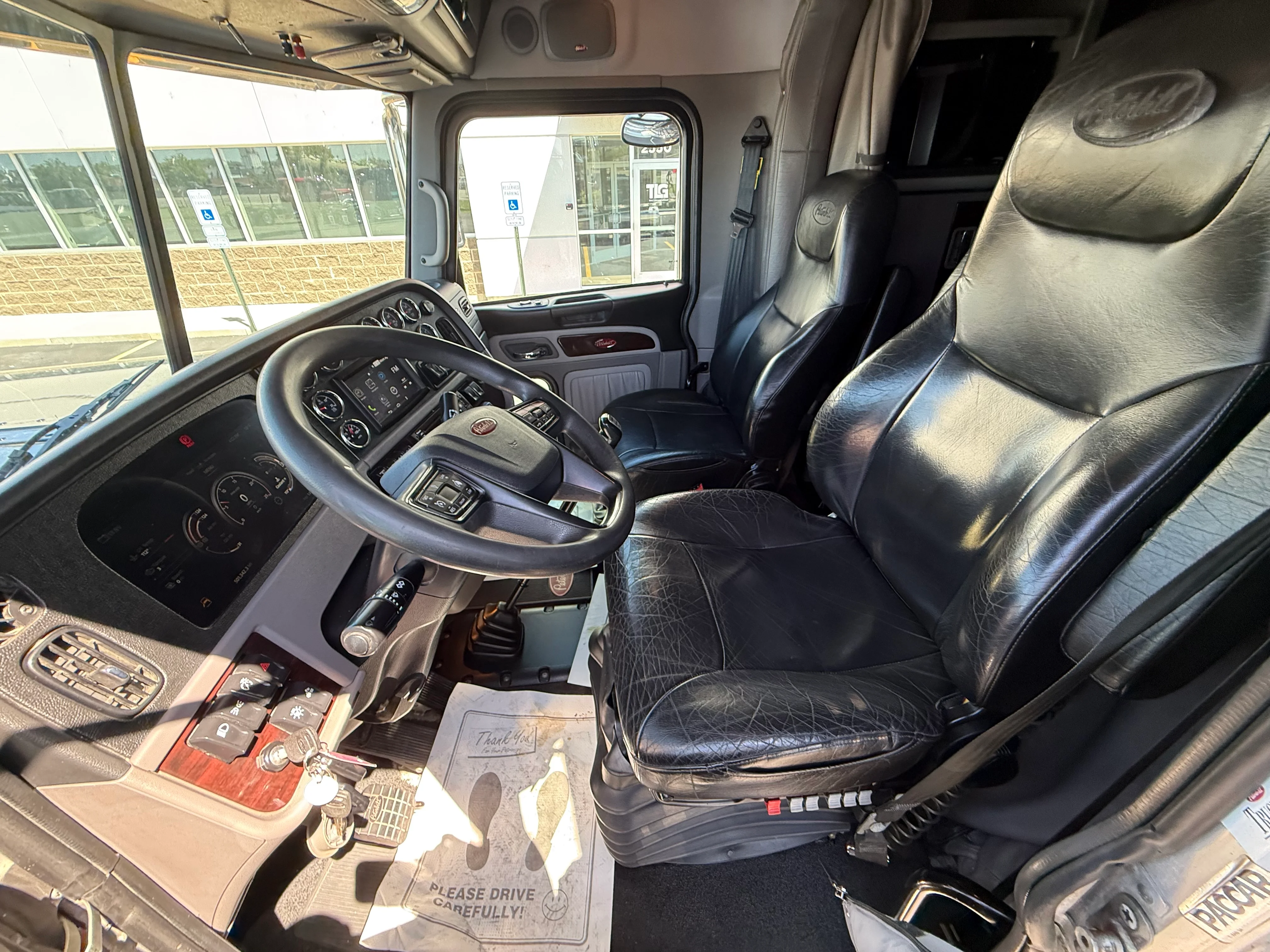 2023 Peterbilt 389 in Cincinnati, OH — photo 16