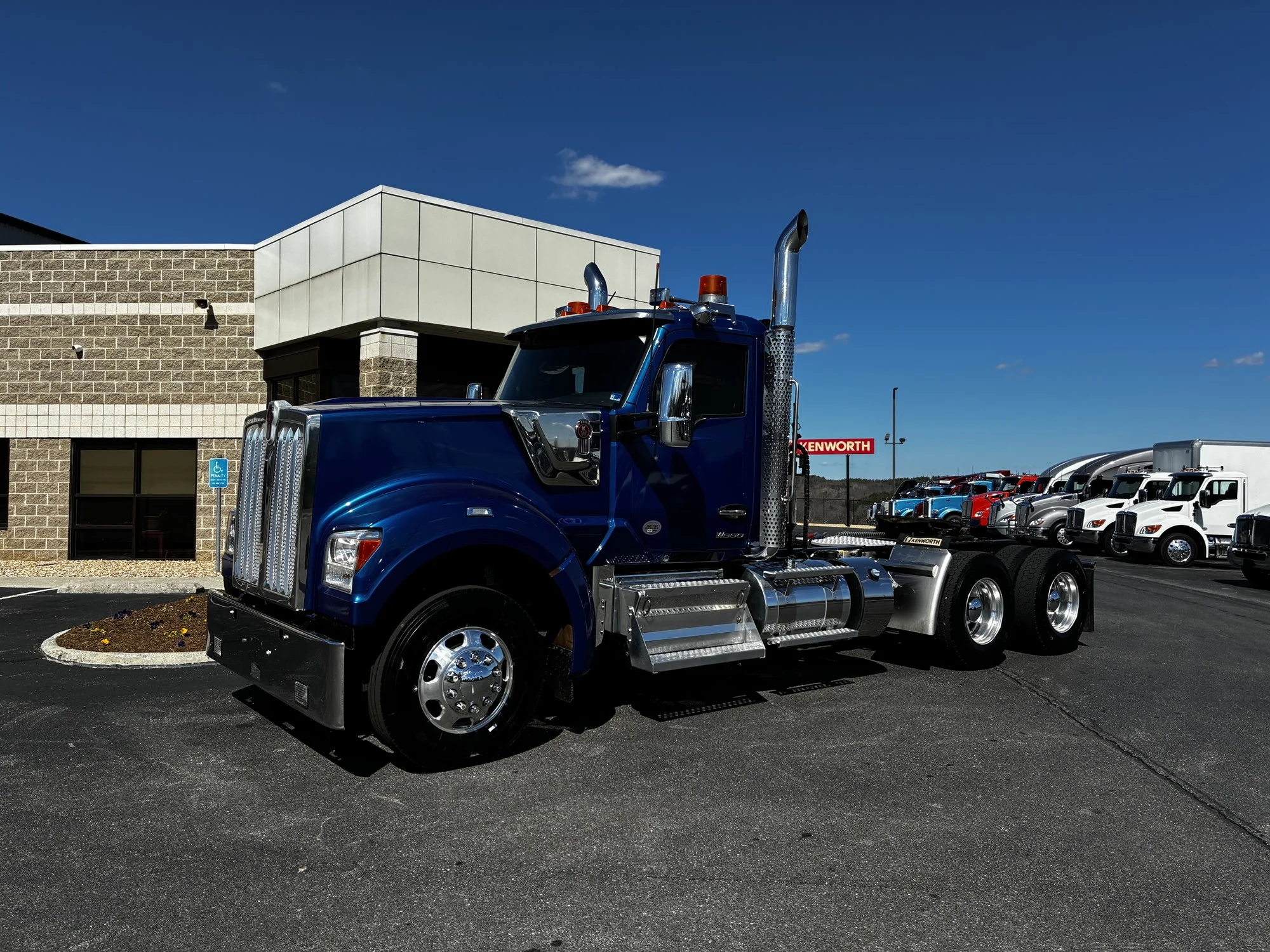 2022 Kenworth W990 in Lynchburg, VA, VA