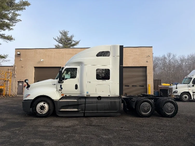 2023 International LT in Monmouth Junction, NJ — photo 4