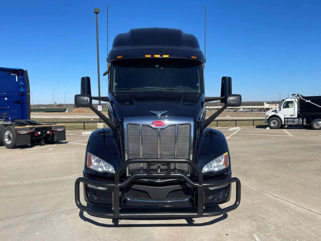 2023 Peterbilt 579 - image 8
