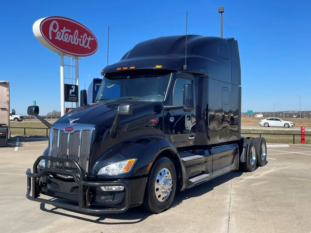2023 Peterbilt 579 in Lowell, AR