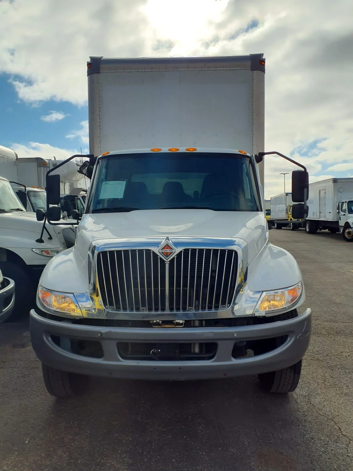 2019 International MV - image 2