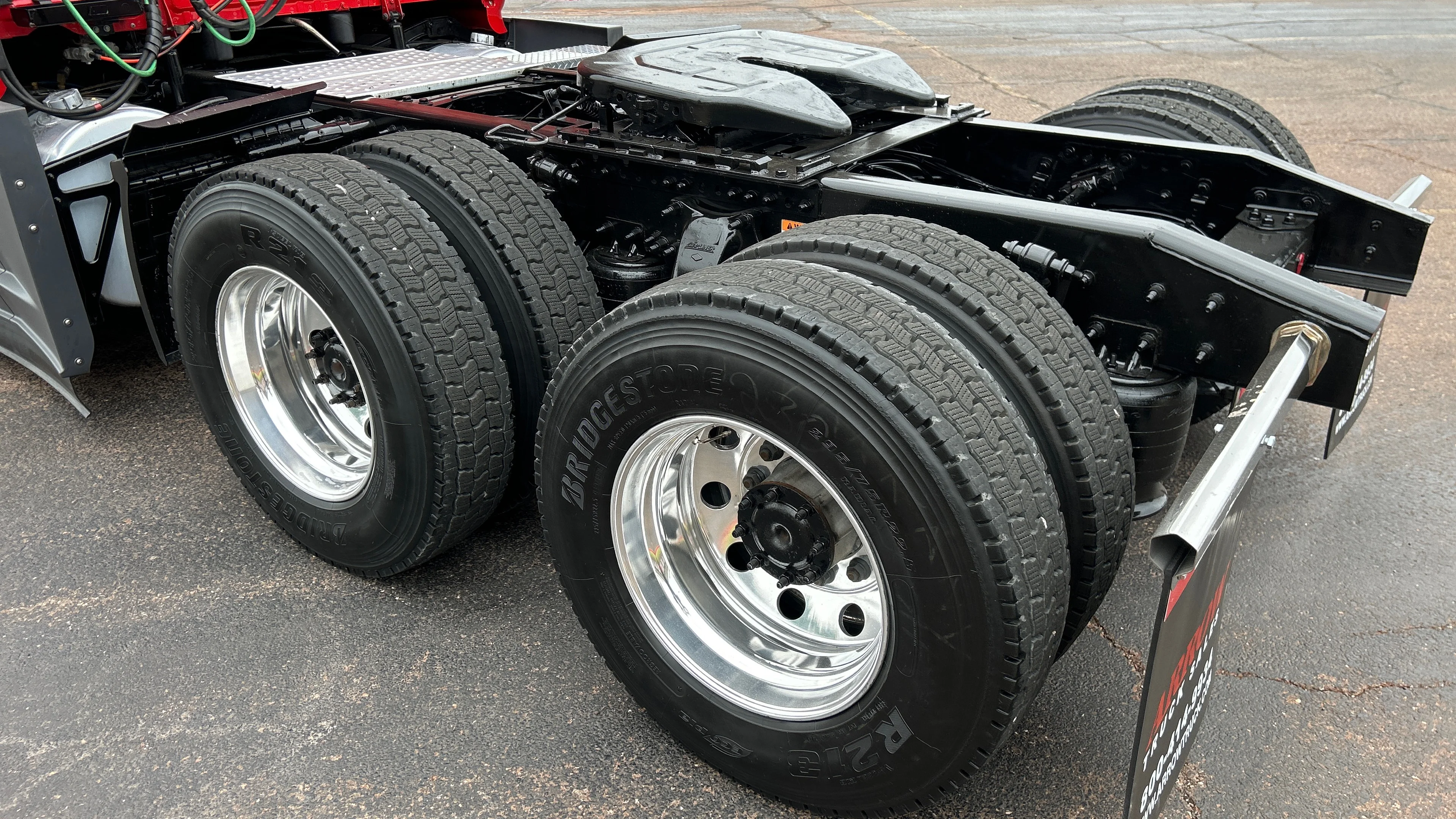 2023 Volvo VNL 760 in Kansas City, MO — photo 36
