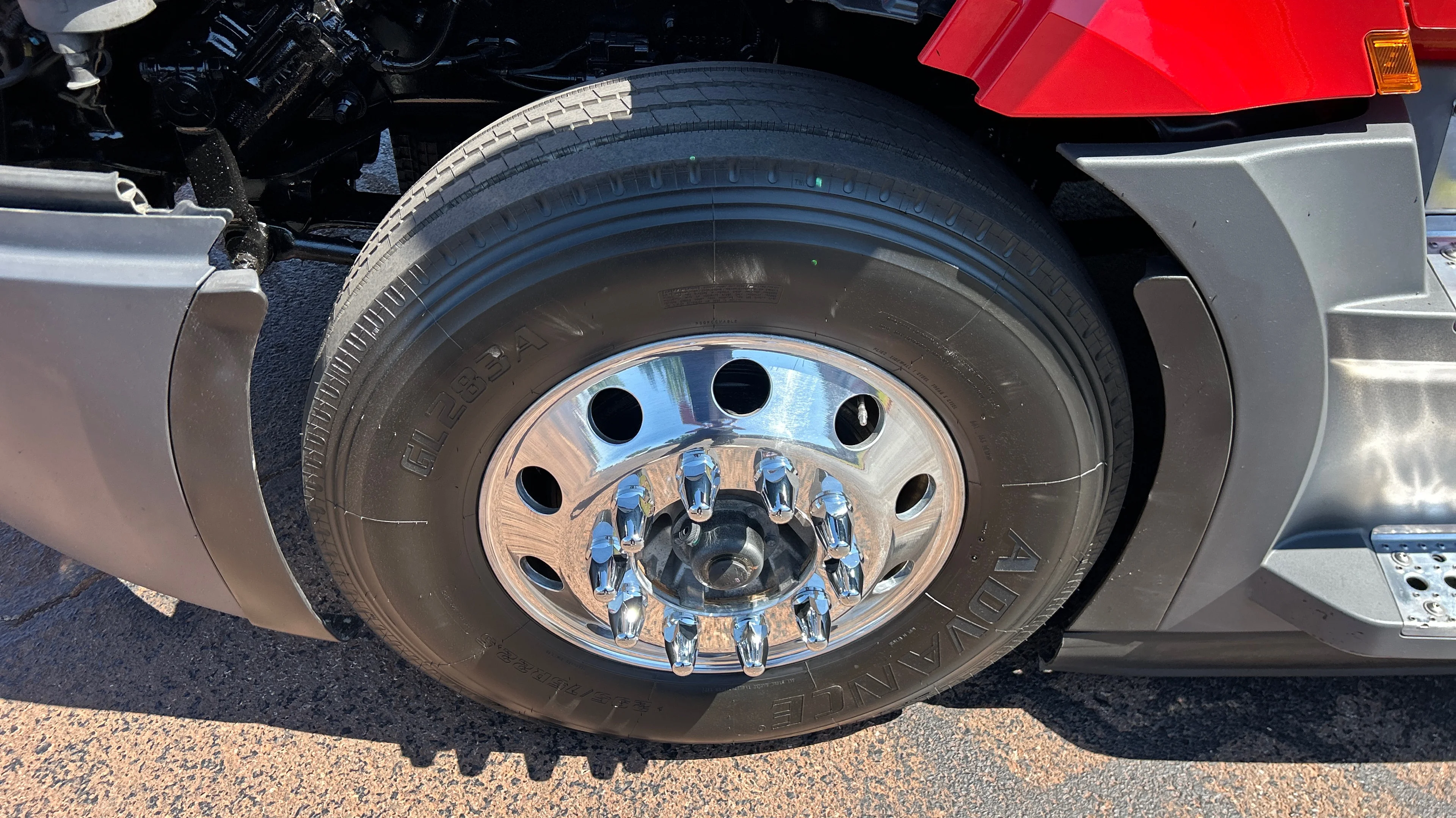 2023 Volvo VNL 760 in Kansas City, MO — photo 46