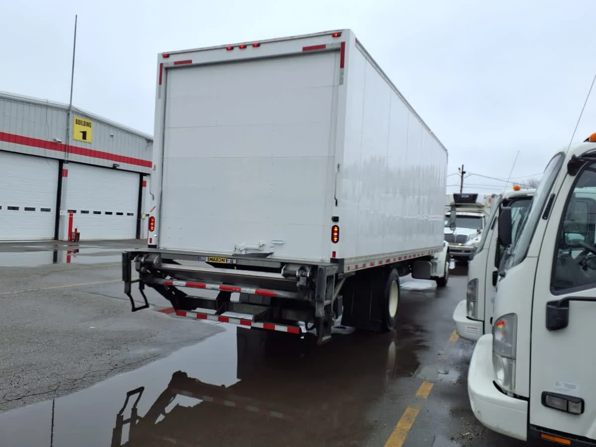 2019 Freightliner M2 106 in Salisbury, MA — photo 4