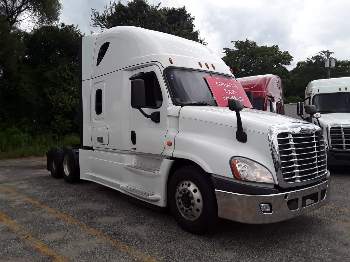 2019 Freightliner Cascadia in Salisbury, MA — photo 3