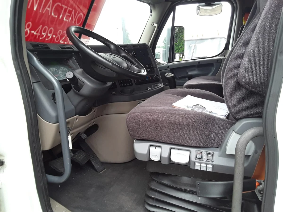 2019 Freightliner Cascadia in Salisbury, MA — photo 7