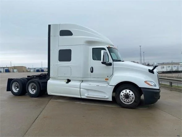 2023 International LT in Omaha, NE