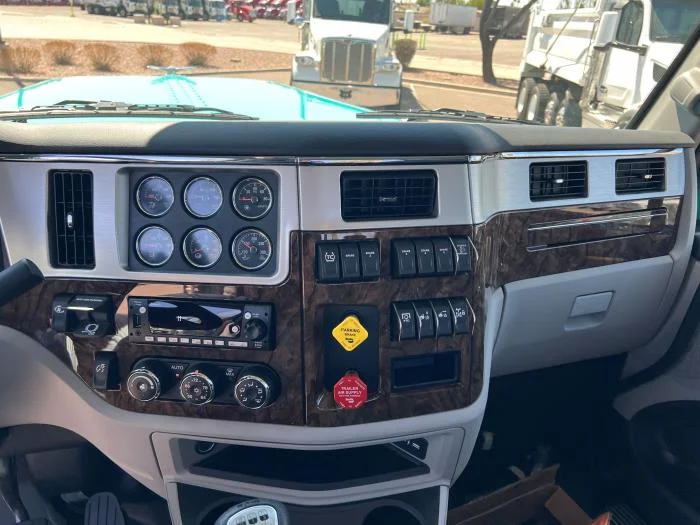 2026 Peterbilt 589 - image 14