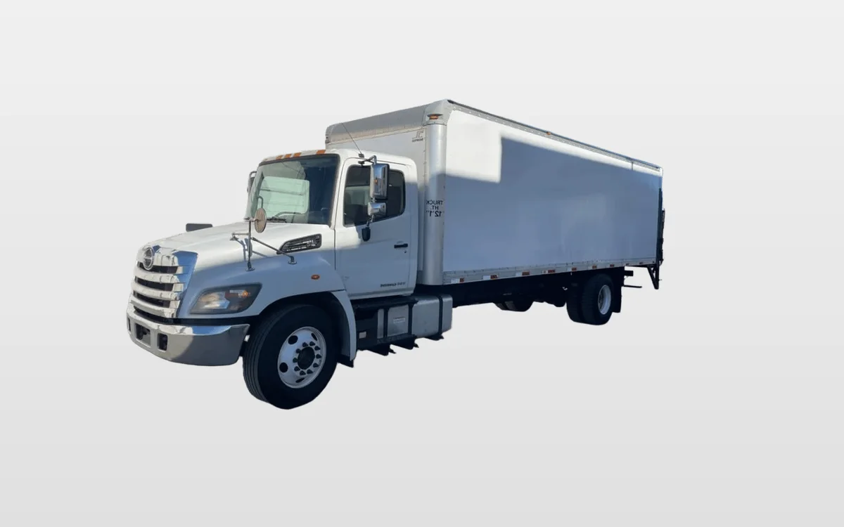 2016 Hino 338 - image 1