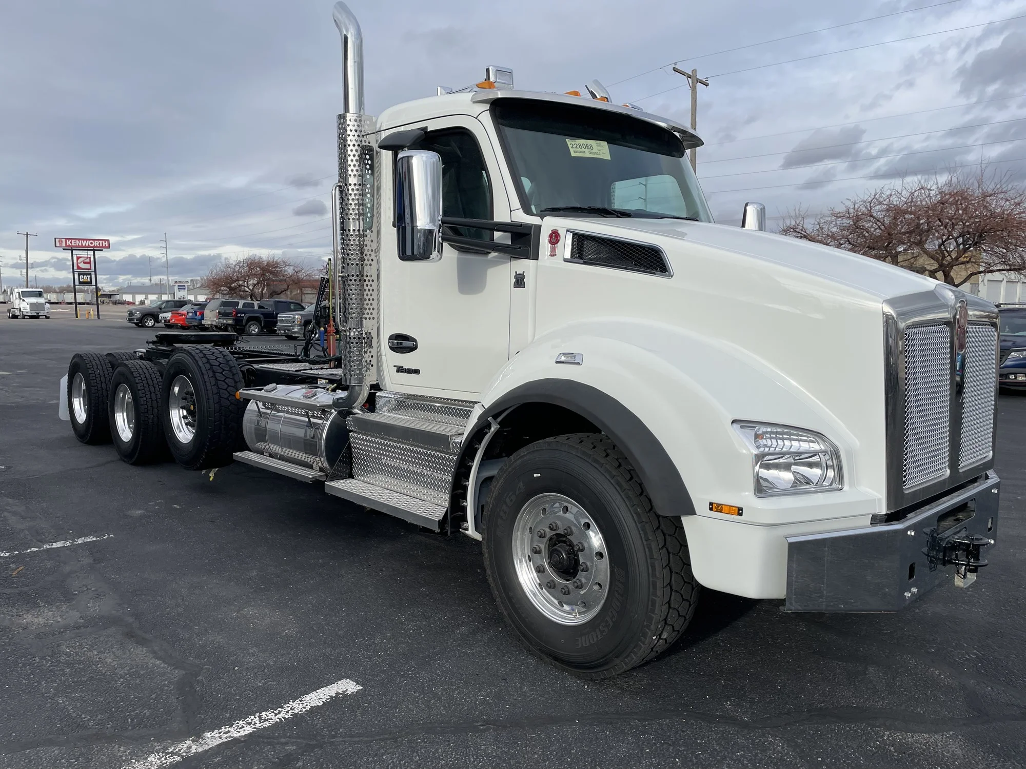 2026 Kenworth T880 - image 2
