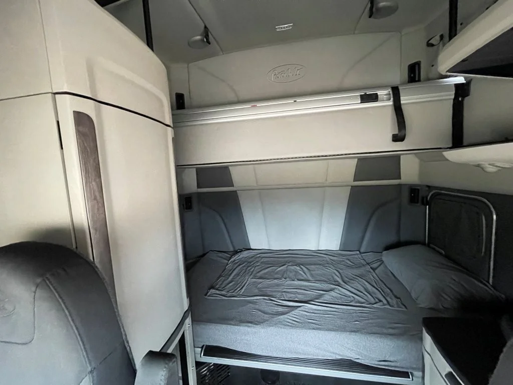 2023 Peterbilt 579 - image 13