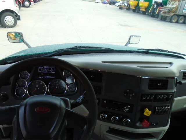 2020 Peterbilt 579 - image 8