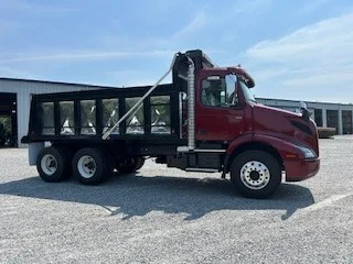 2025 Volvo VNR 640 in ADAIRSVILLE, GA — photo 8