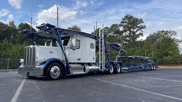 2025 Peterbilt 589
