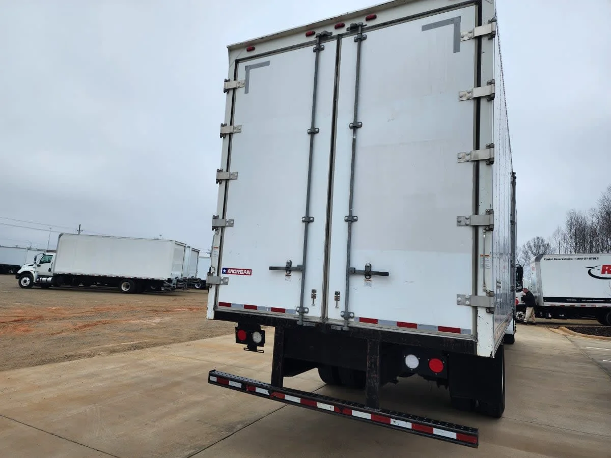 2018 Freightliner M2 106 - image 5
